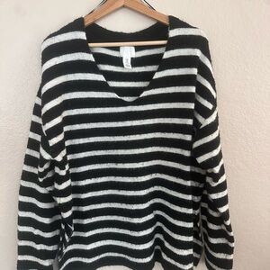 H&M Black and White Striped V-Neck Sweater